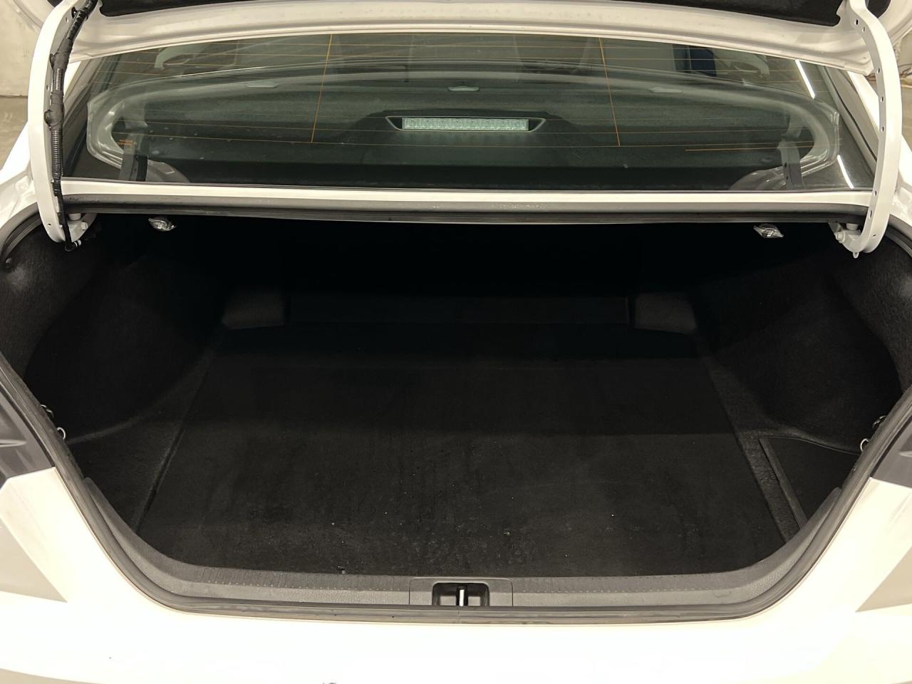 2025 Toyota Camry HYBRID SE UPGRADE AWD | LEATHER |SUNROOF | ALLOYS Photo