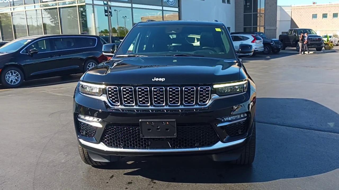 2025 Jeep Grand Cherokee Summit Reserve 4x4 Photo