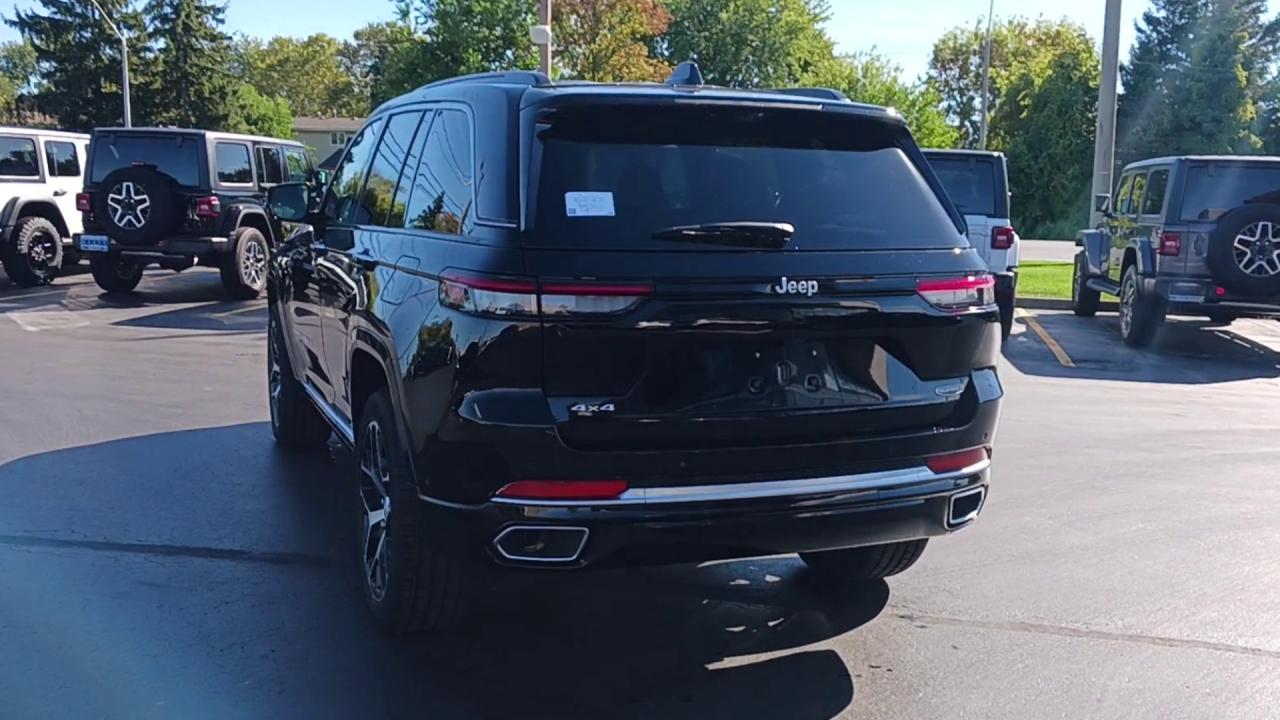 2025 Jeep Grand Cherokee Summit Reserve 4x4 Photo