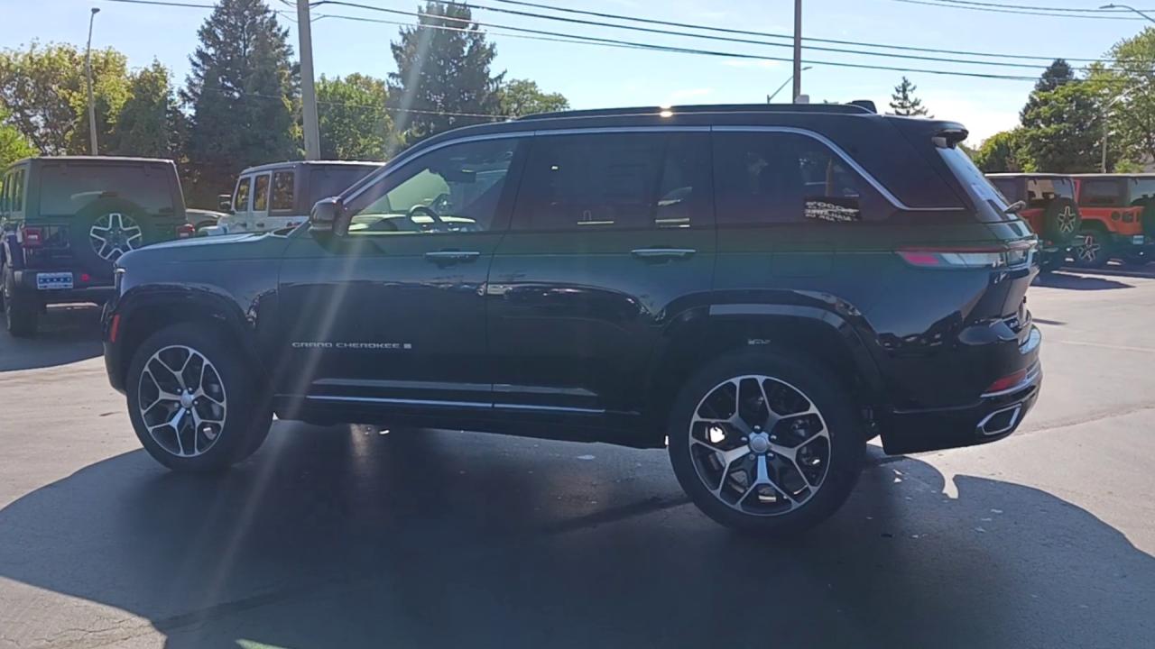 2025 Jeep Grand Cherokee Summit Reserve 4x4 Photo
