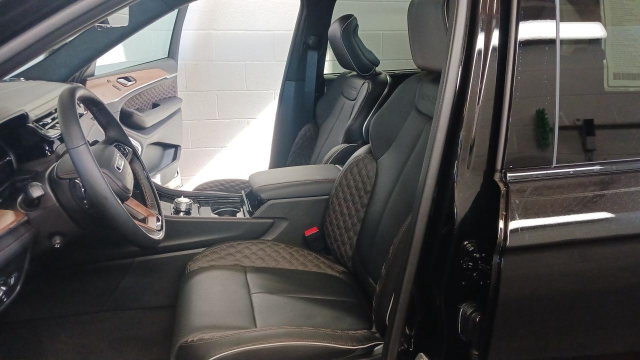 2025 Jeep Grand Cherokee Summit Reserve 4x4 Photo