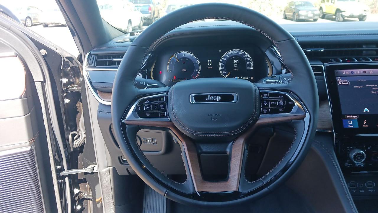 2025 Jeep Grand Cherokee Summit Reserve 4x4 Photo