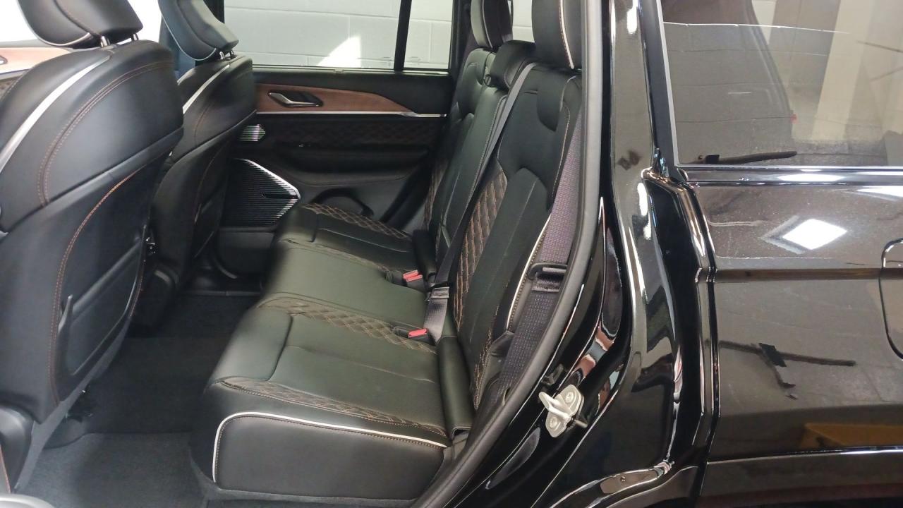 2025 Jeep Grand Cherokee Summit Reserve 4x4 Photo