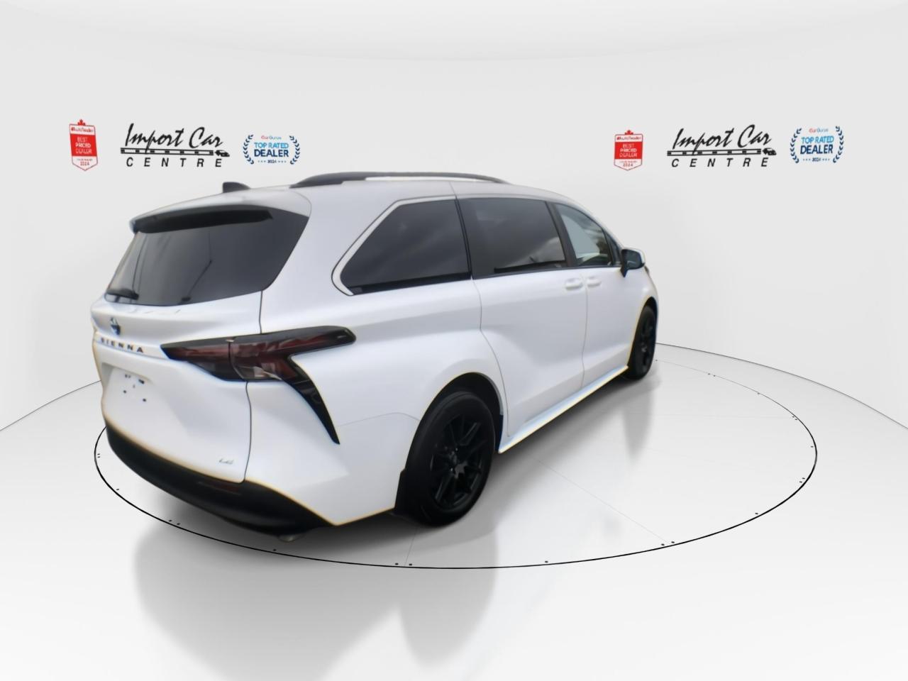 2025 Toyota Sienna LE 8-Passenger LIKE NEW!!  HYBRID, ONLY 6,834KMS, Photo