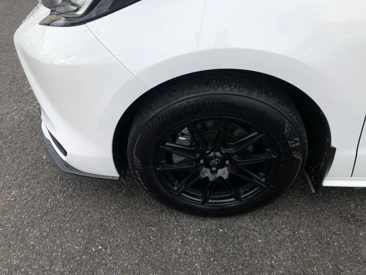 2025 Toyota Sienna LE 8-Passenger LIKE NEW!!  HYBRID, ONLY 6,834KMS, Photo