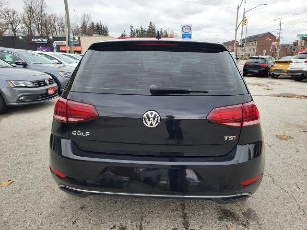 2018 Volkswagen Golf TRENDLINE Photo4