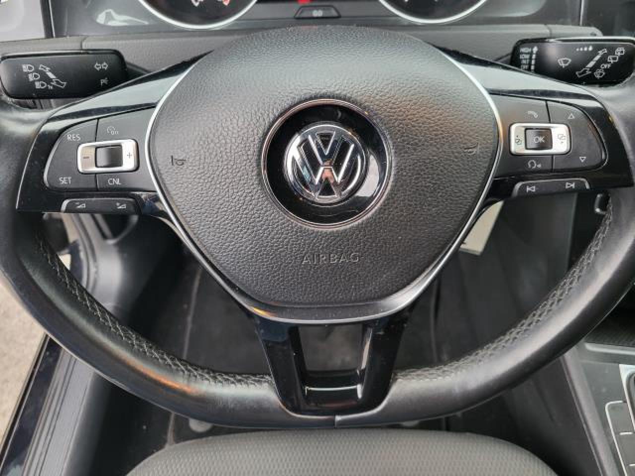 2018 Volkswagen Golf TRENDLINE Photo10