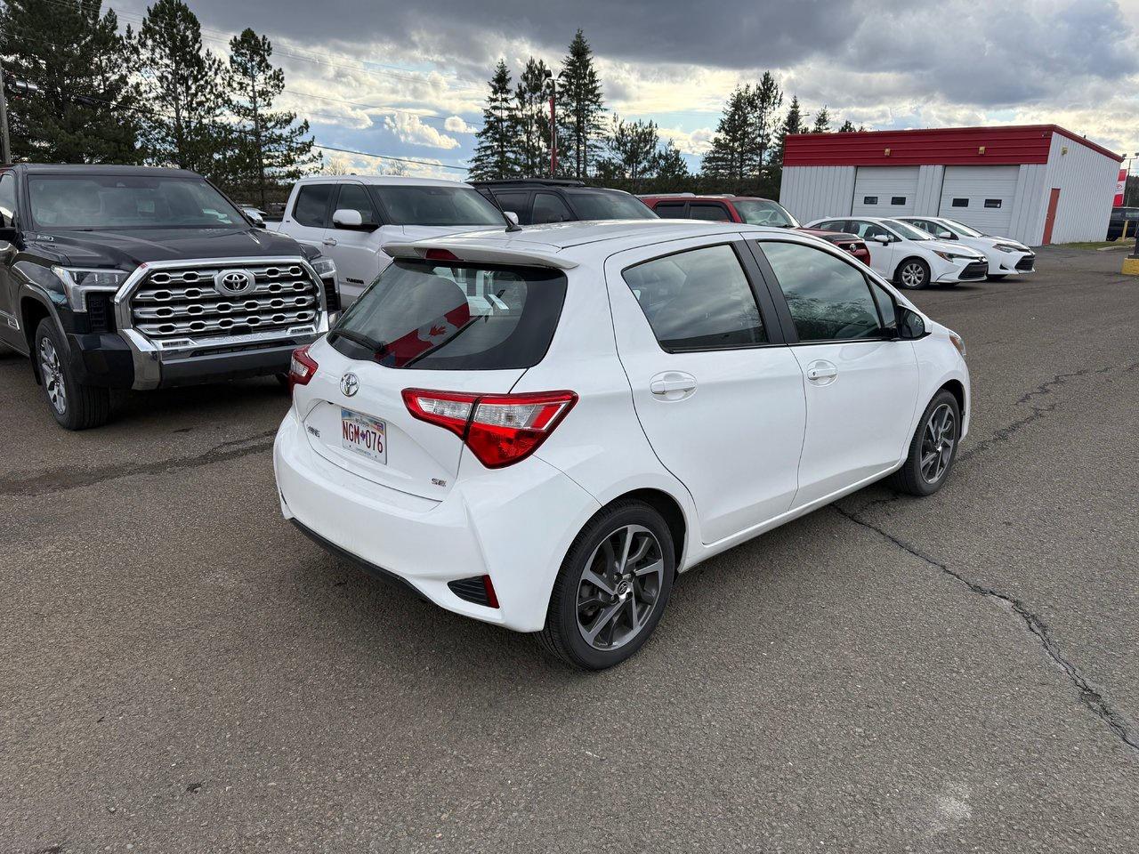2018 Toyota Yaris HATCHBACK SE Photo4