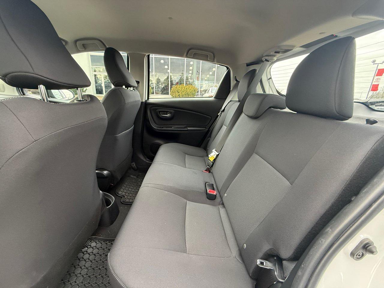 2018 Toyota Yaris HATCHBACK SE Photo