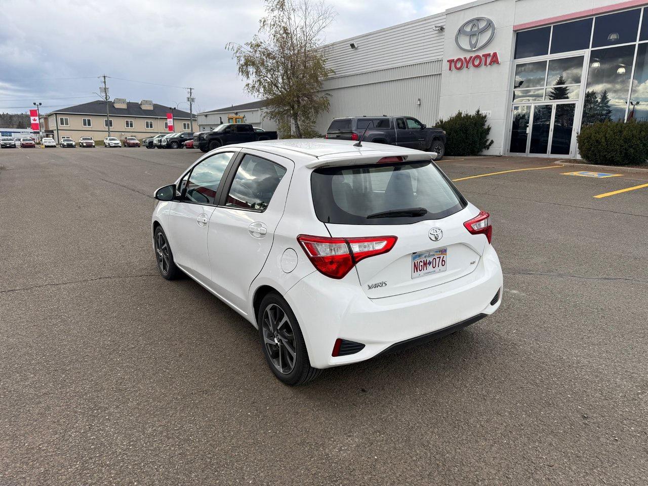 2018 Toyota Yaris HATCHBACK SE Photo