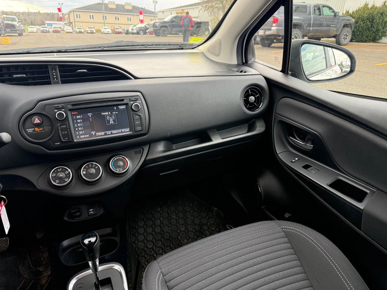 2018 Toyota Yaris HATCHBACK SE Photo