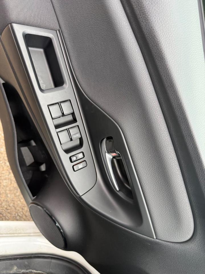 2018 Toyota Yaris HATCHBACK SE Photo