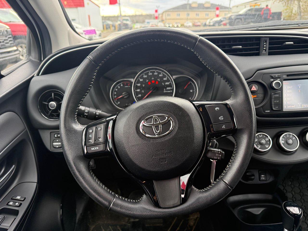 2018 Toyota Yaris HATCHBACK SE Photo