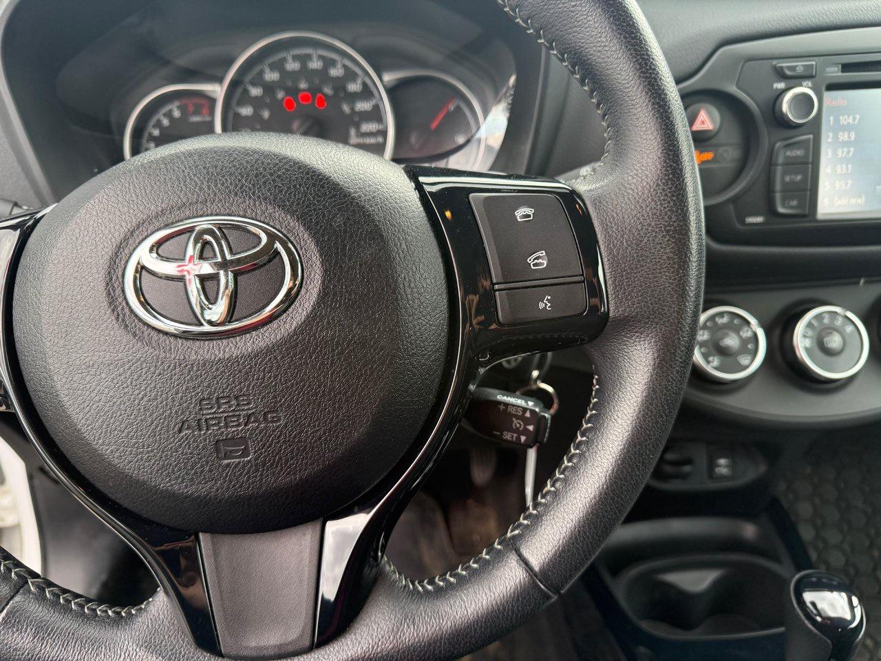 2018 Toyota Yaris HATCHBACK SE Photo