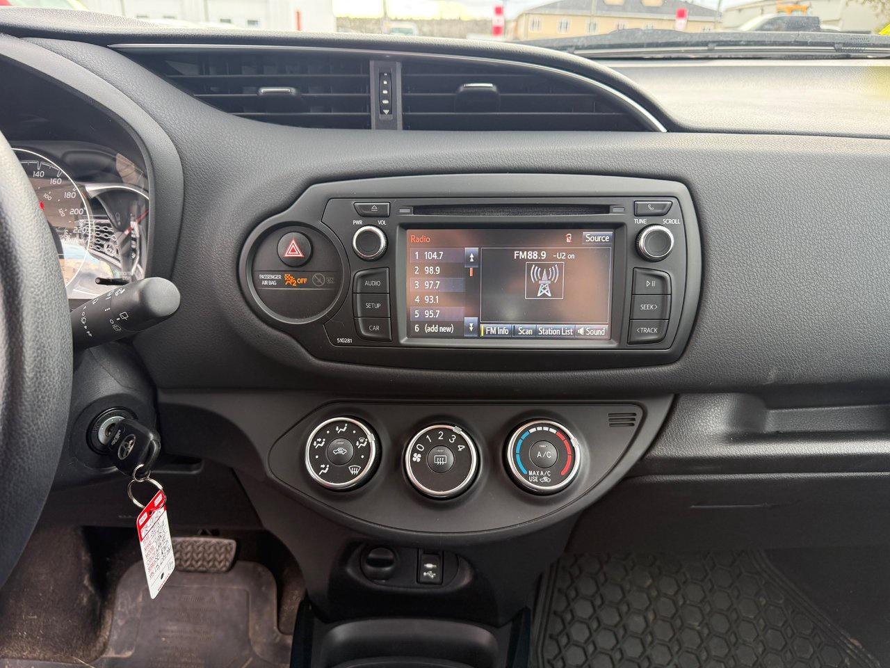 2018 Toyota Yaris HATCHBACK SE Photo