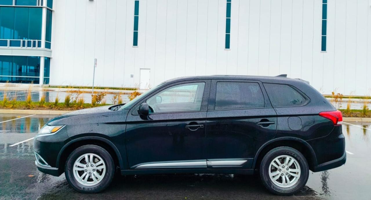 2017 Mitsubishi Outlander ES 4dr AWC CVT Photo