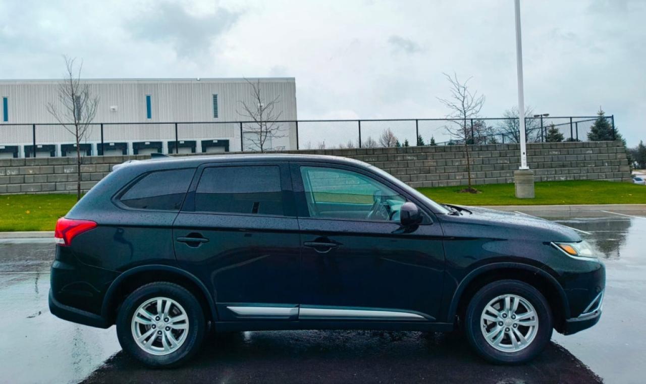 2017 Mitsubishi Outlander ES 4dr AWC CVT Photo