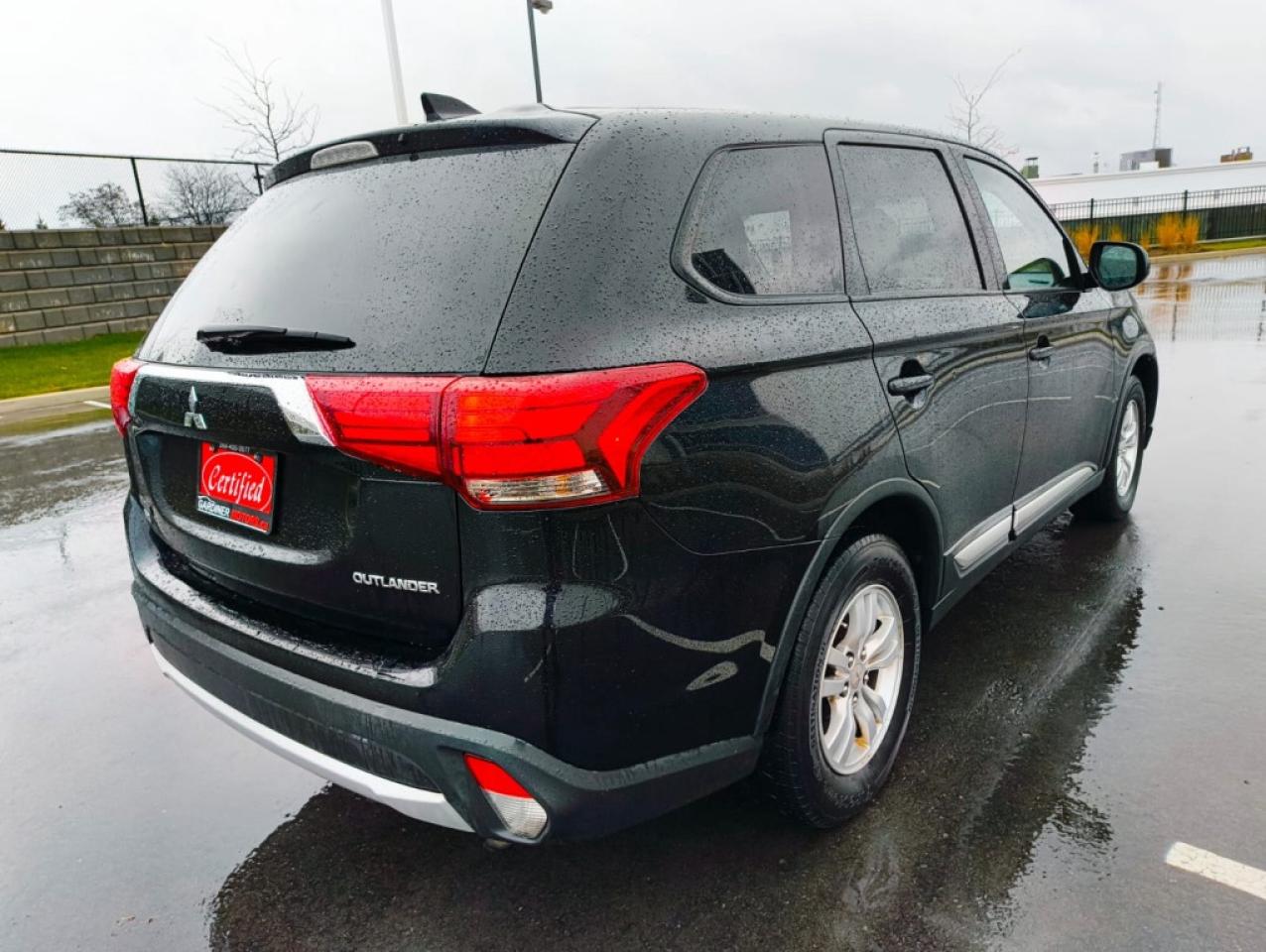 2017 Mitsubishi Outlander ES 4dr AWC CVT Photo