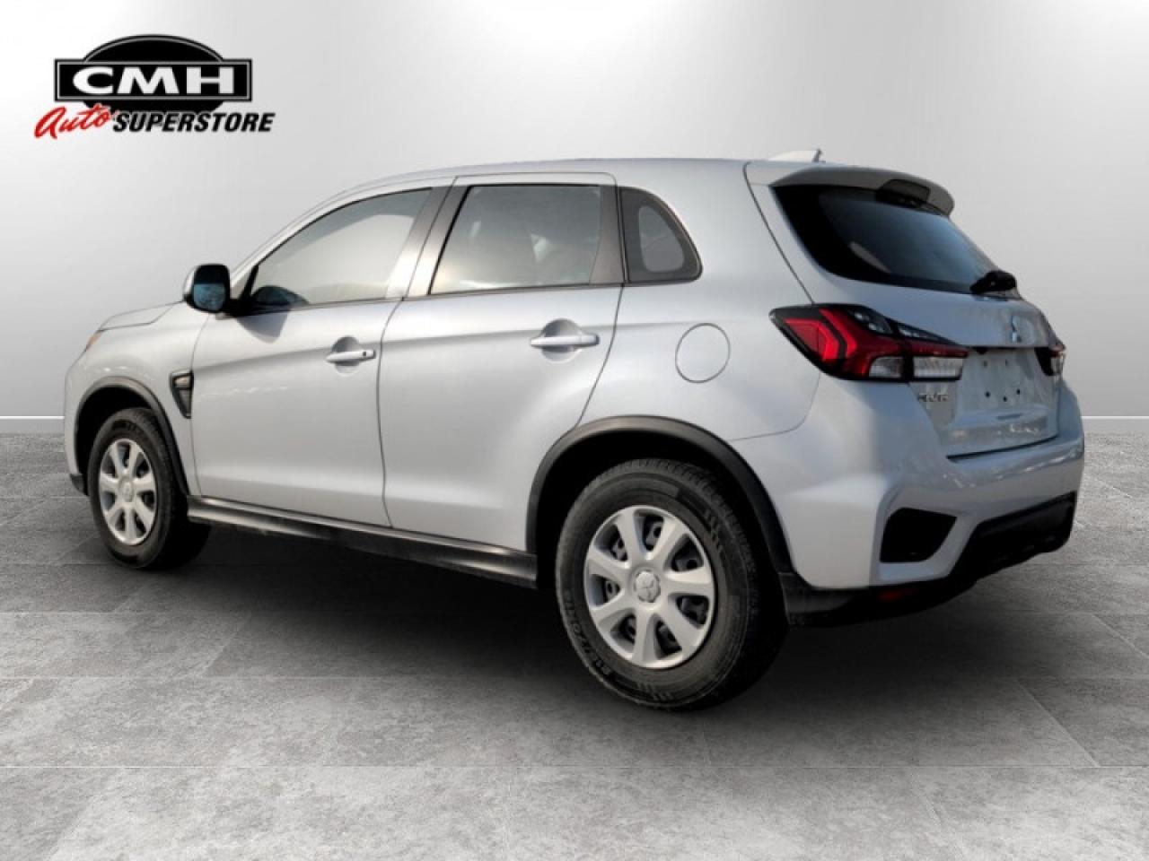 2023 Mitsubishi RVR ES Photo