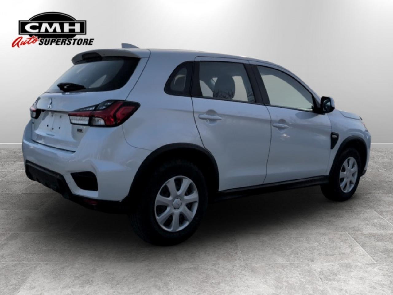 2023 Mitsubishi RVR ES Photo3