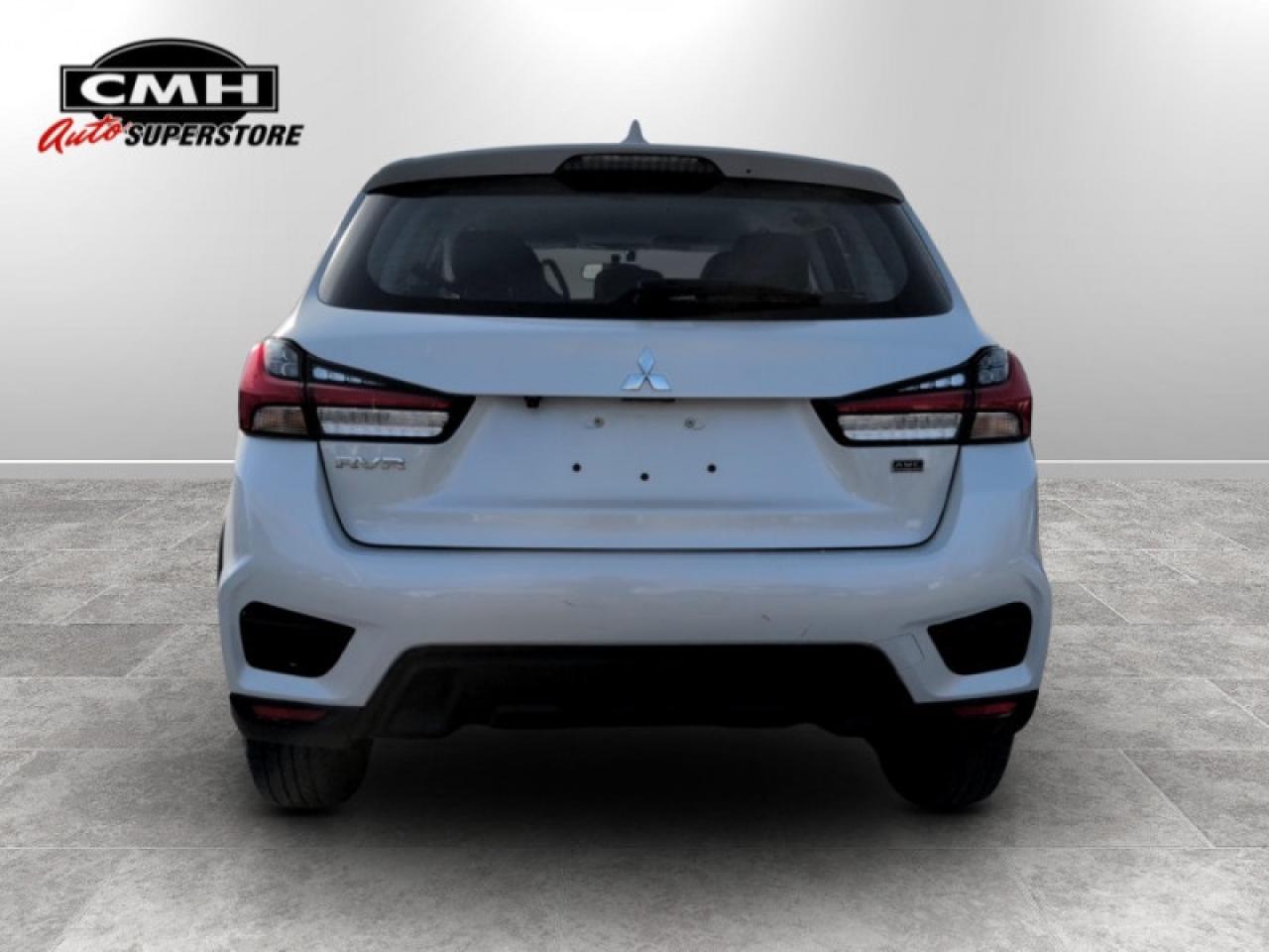 2023 Mitsubishi RVR ES Photo