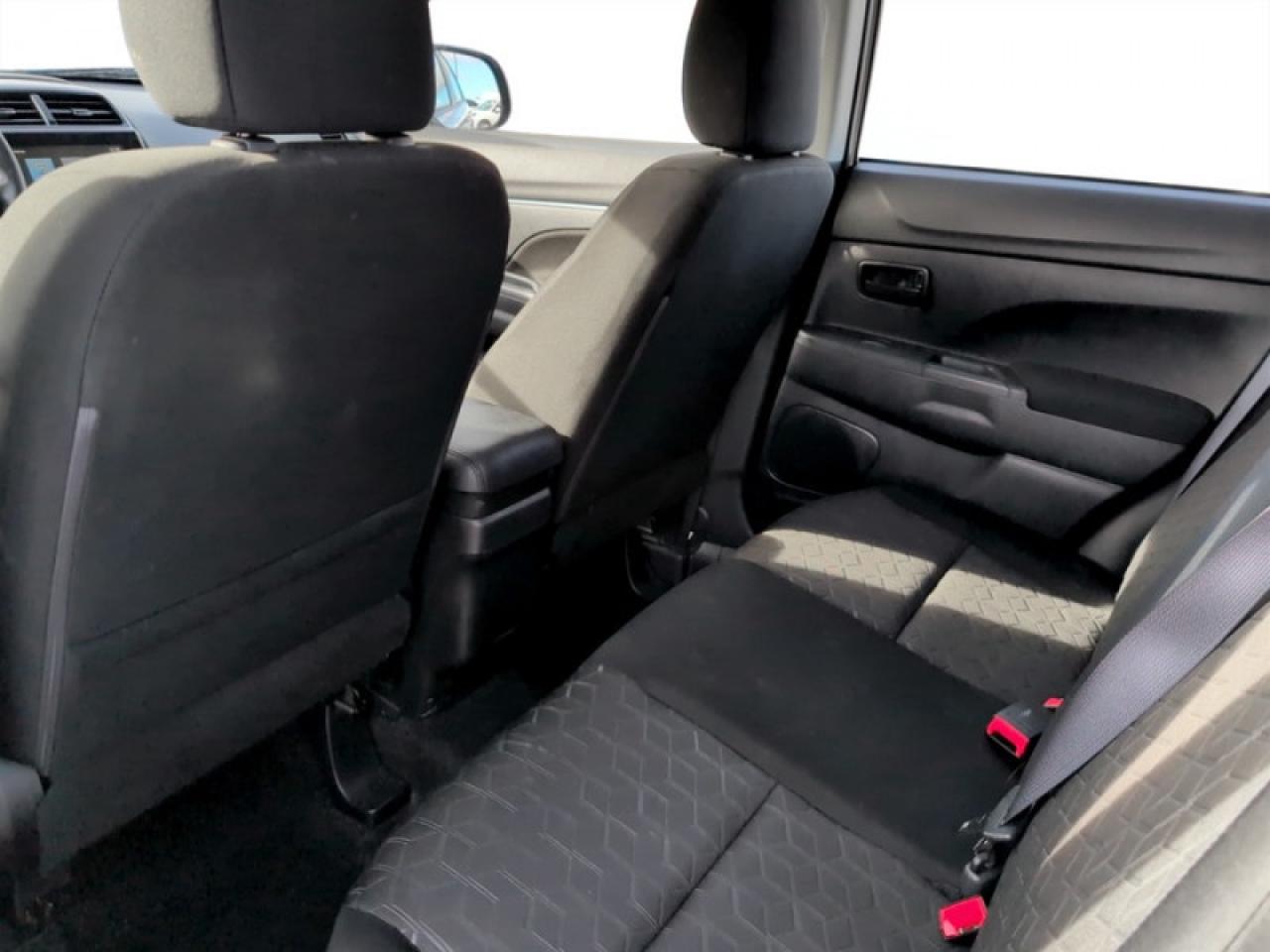 2023 Mitsubishi RVR ES Photo