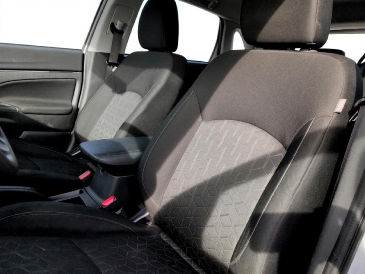 2023 Mitsubishi RVR ES Photo