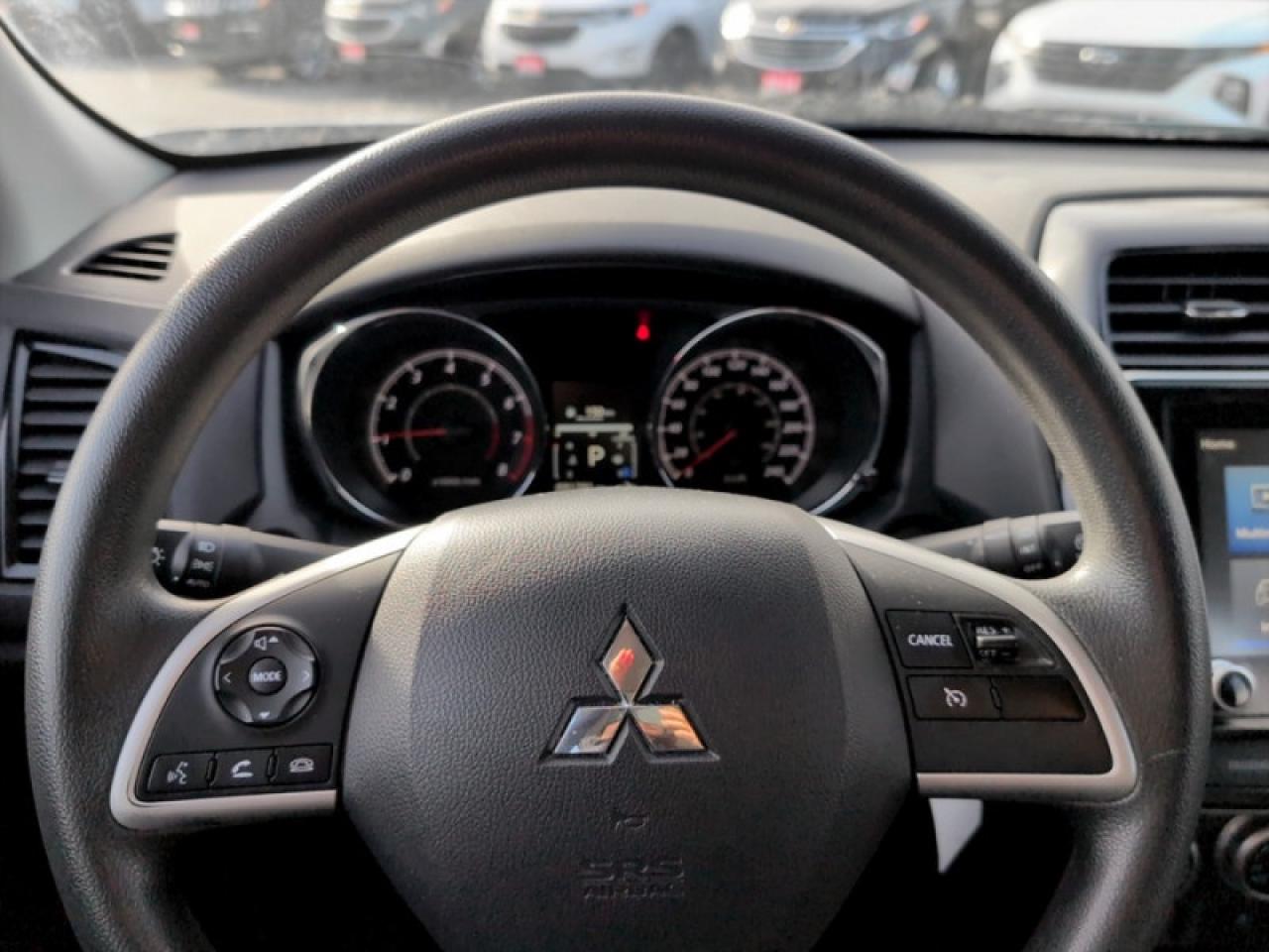 2023 Mitsubishi RVR ES Photo