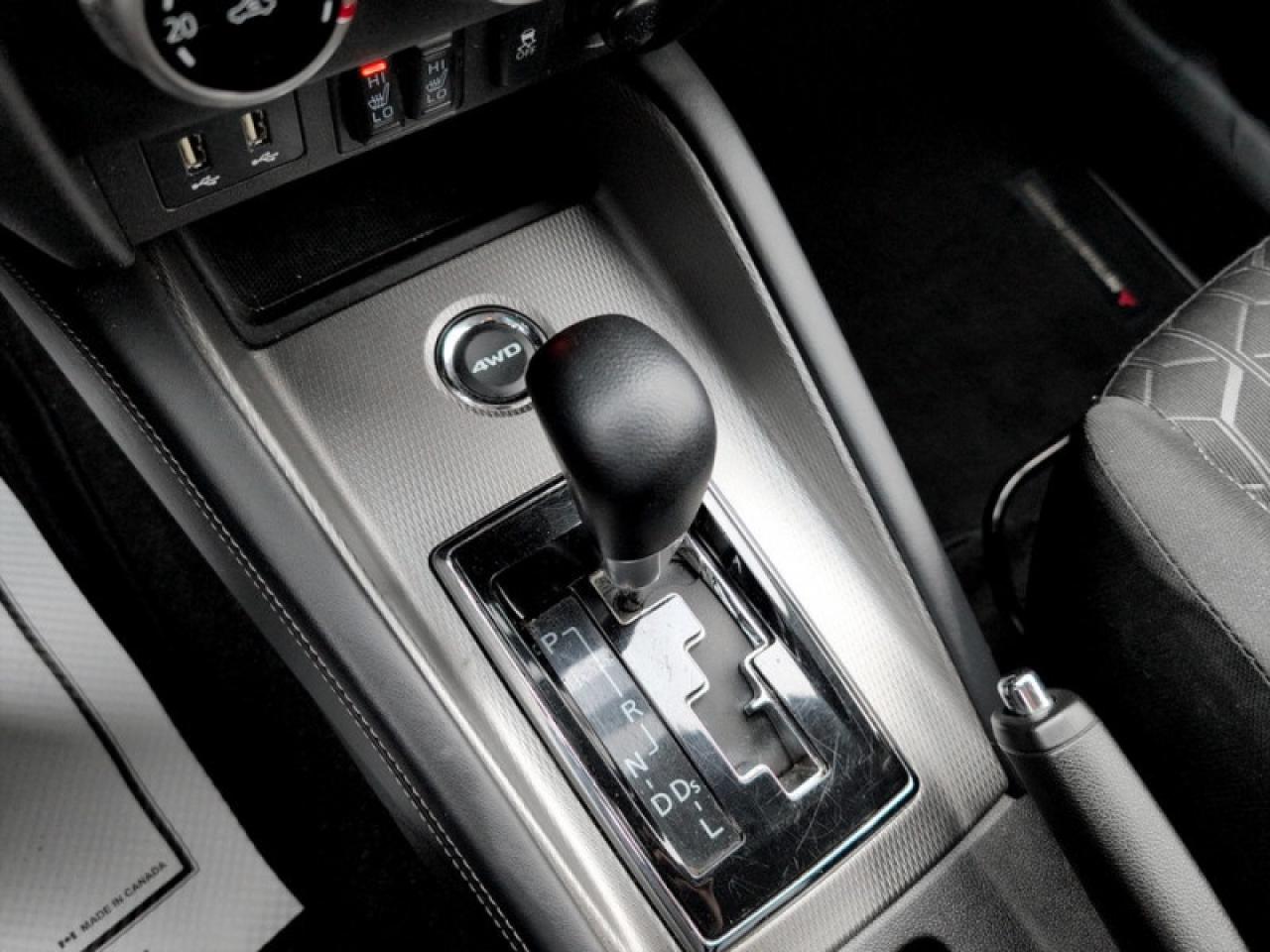 2023 Mitsubishi RVR ES  **APPLE CP - HTD SEATS** Photo