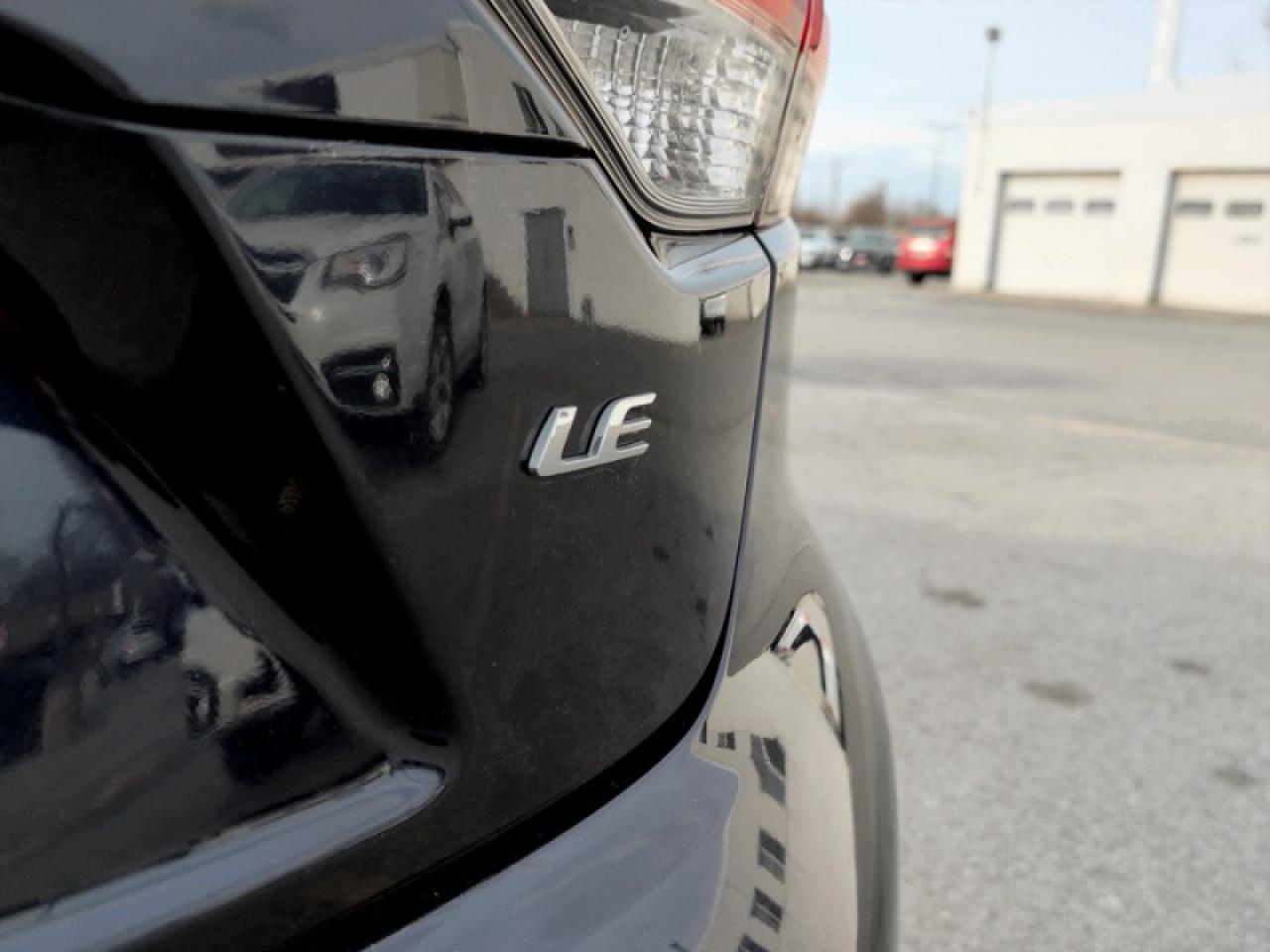 2021 Toyota Corolla LE CVT Photo