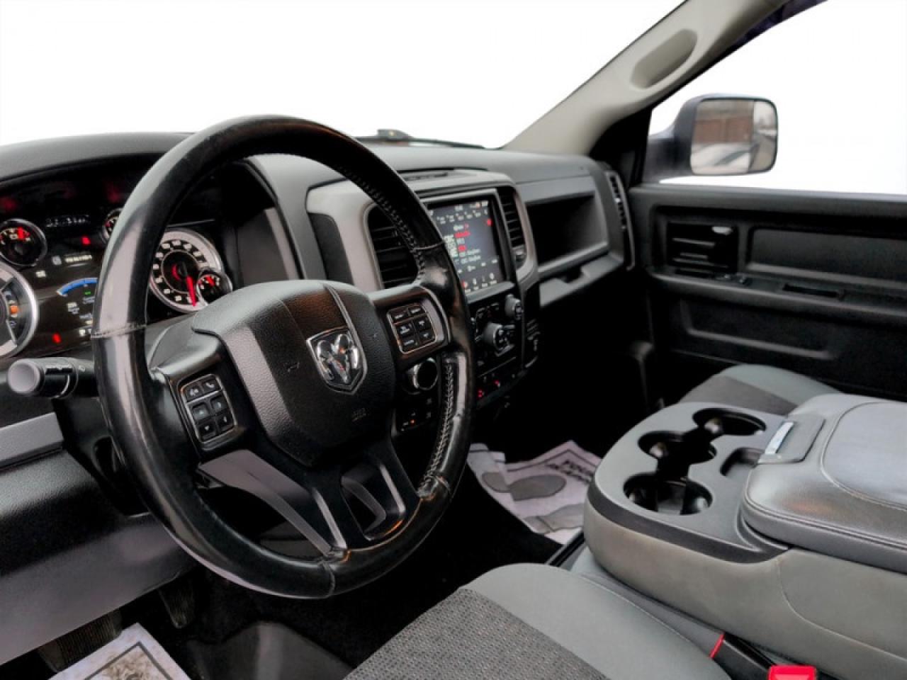 2020 RAM 1500 Classic EXPRESS Photo