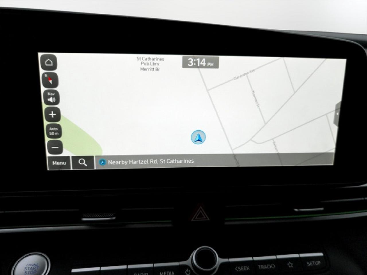 2024 Hyundai Elantra Luxury IVT Photo