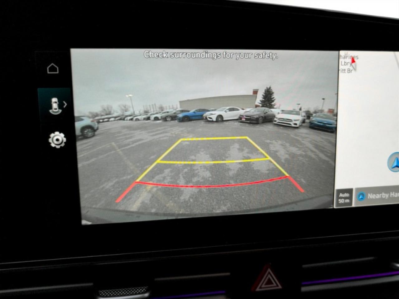 2024 Hyundai Elantra Luxury IVT Photo