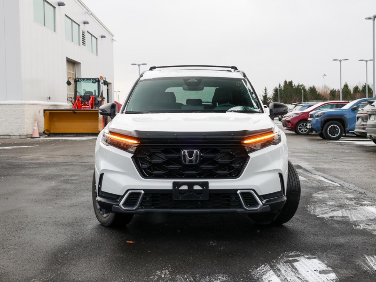 2023 Honda CR-V Hybrid Touring  - Leather Seats - $287 B/W Photo