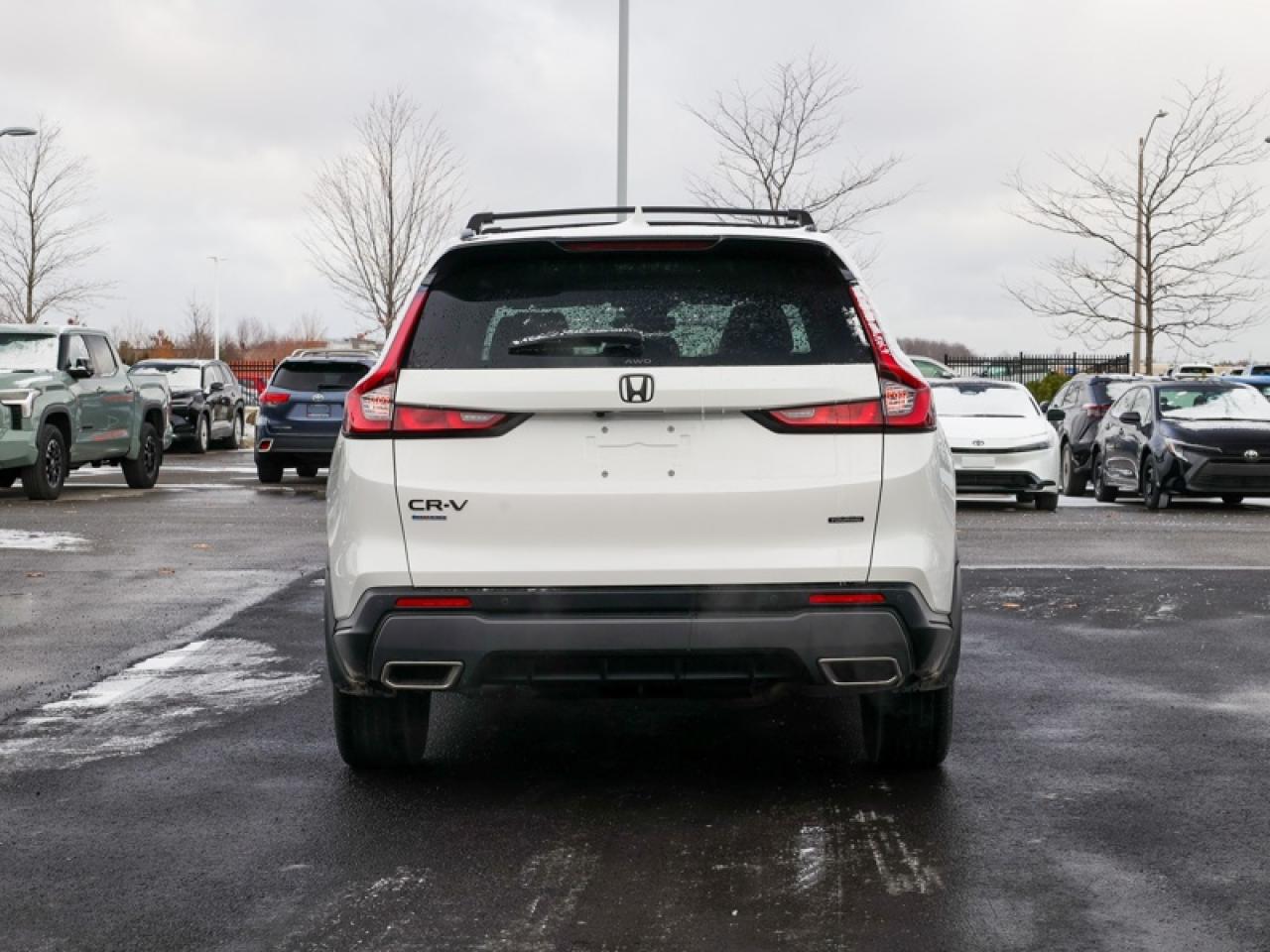 2023 Honda CR-V Hybrid Touring  - Leather Seats - $299 B/W Photo