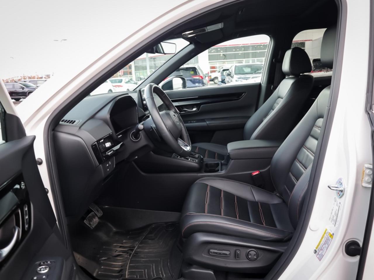 2023 Honda CR-V Hybrid Touring  - Leather Seats - $299 B/W Photo