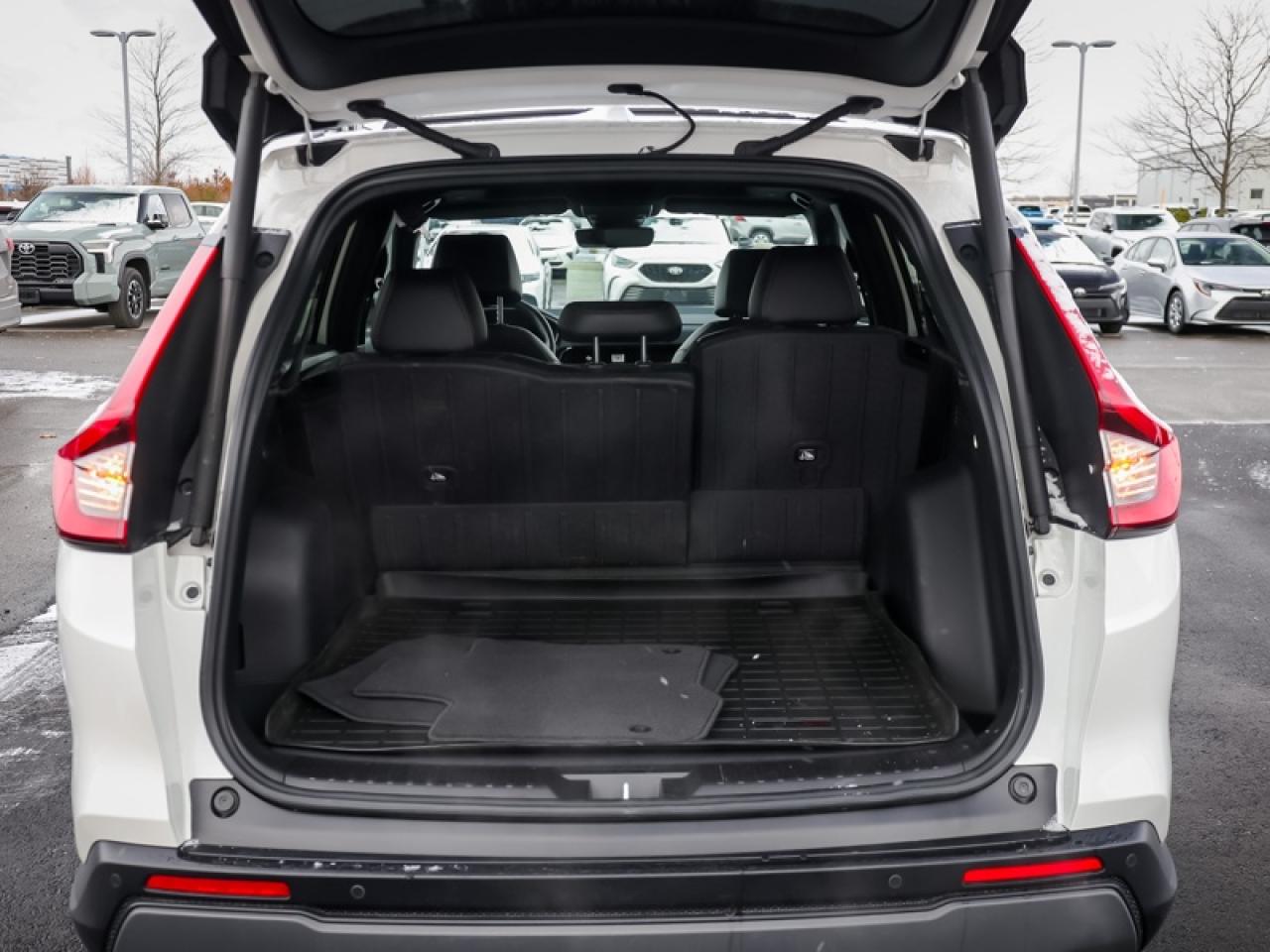 2023 Honda CR-V Hybrid Touring  - Leather Seats - $287 B/W Photo