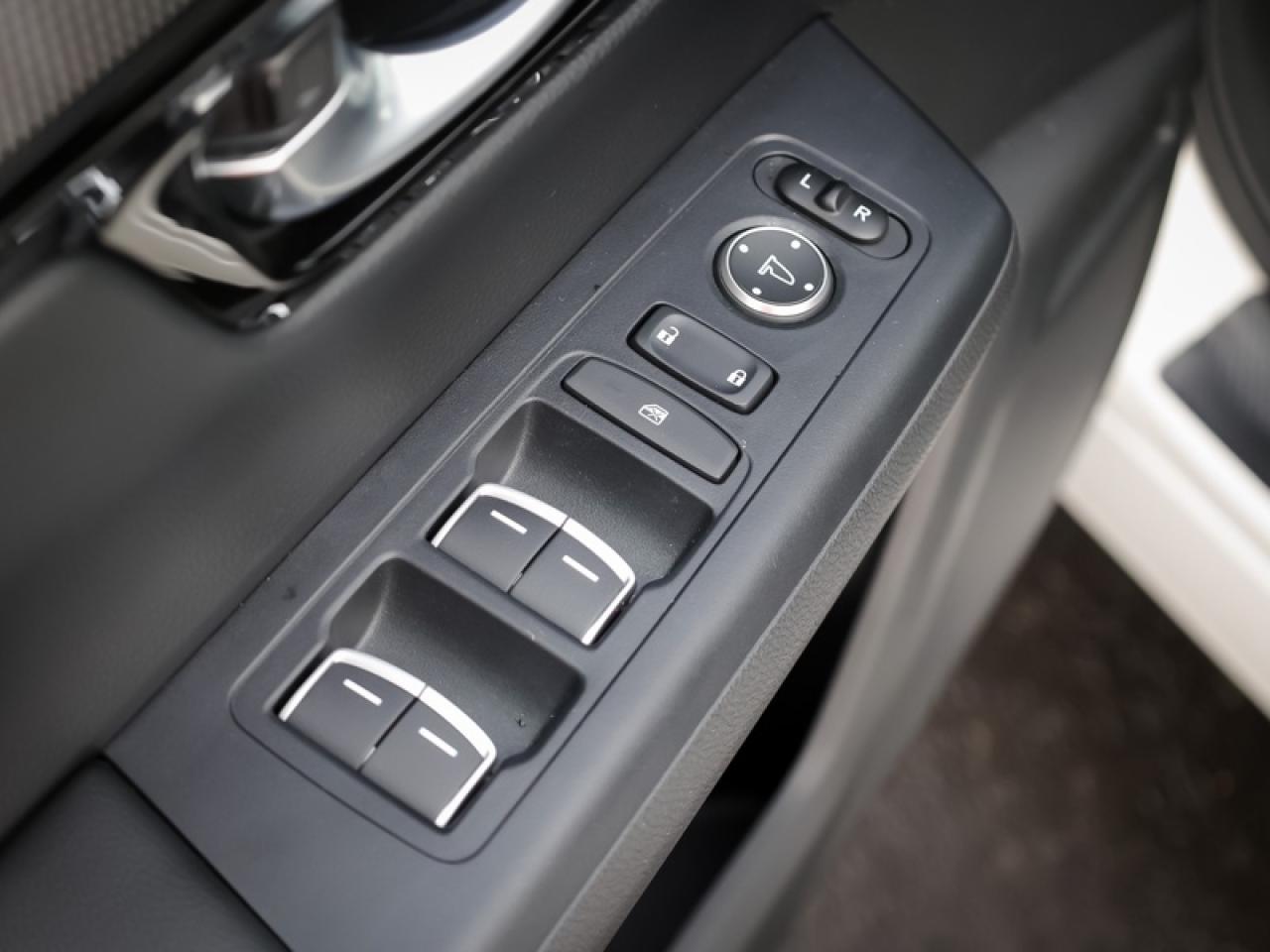 2023 Honda CR-V Hybrid Touring  - Leather Seats - $299 B/W Photo