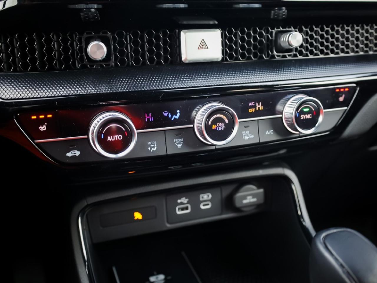 2023 Honda CR-V Hybrid Touring  - Leather Seats - $287 B/W Photo