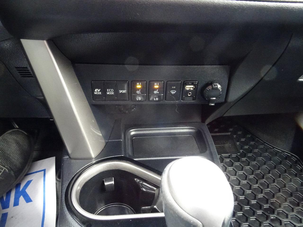 2016 Toyota RAV4 Hybrid Limited - Photo #14