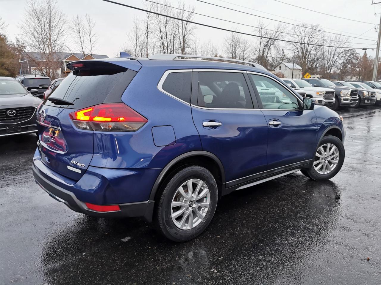 2018 Nissan Rogue SV AWD - Photo #5