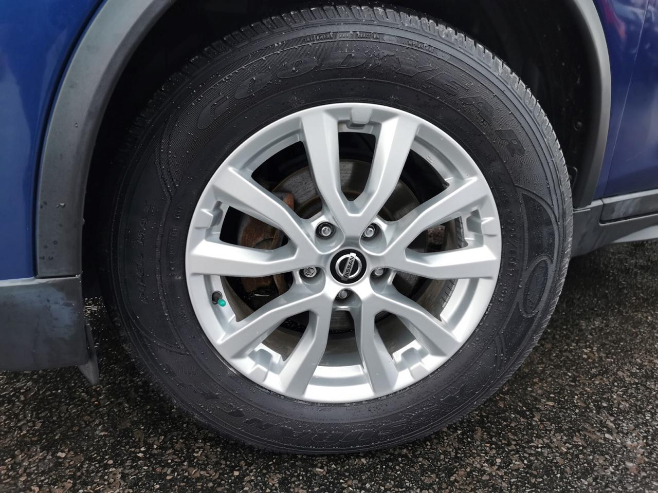 2018 Nissan Rogue SV AWD - Photo #9