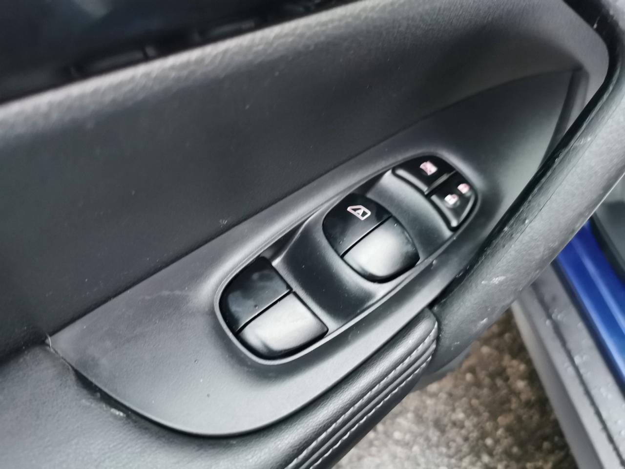 2018 Nissan Rogue SV AWD - Photo #10