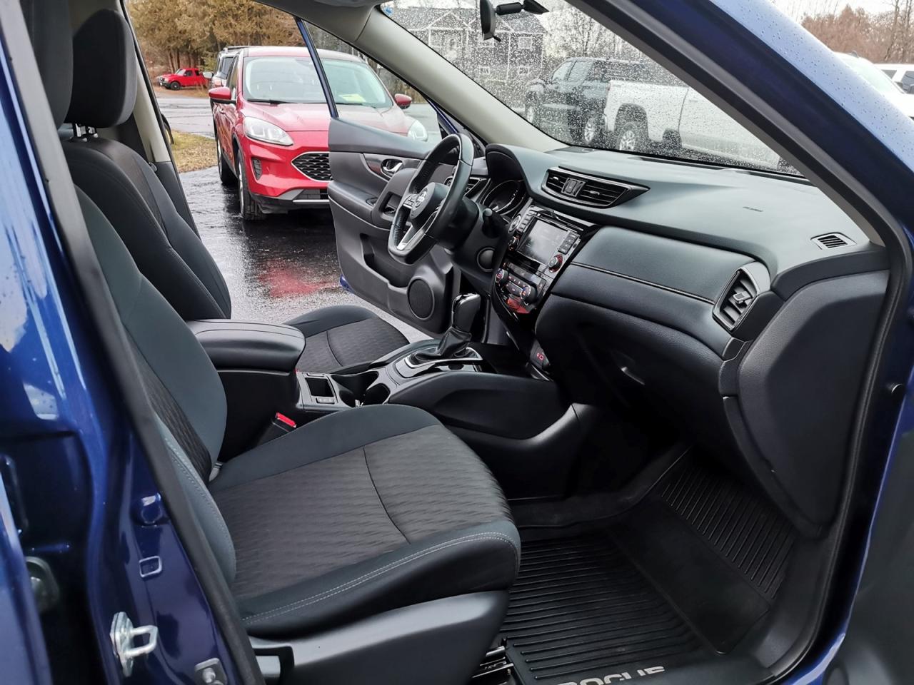 2018 Nissan Rogue SV AWD - Photo #18