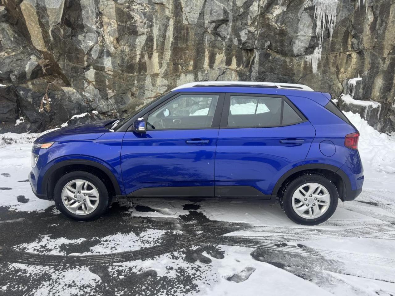 2023 Hyundai Venue Preferred IVT Photo