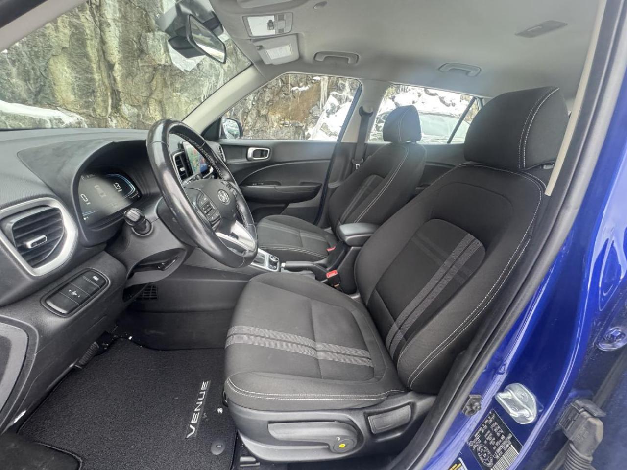 2023 Hyundai Venue Preferred IVT Photo