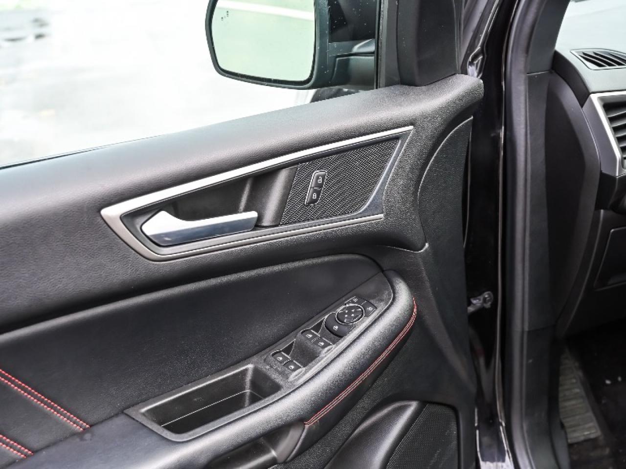 2022 Ford Edge ST Line Photo