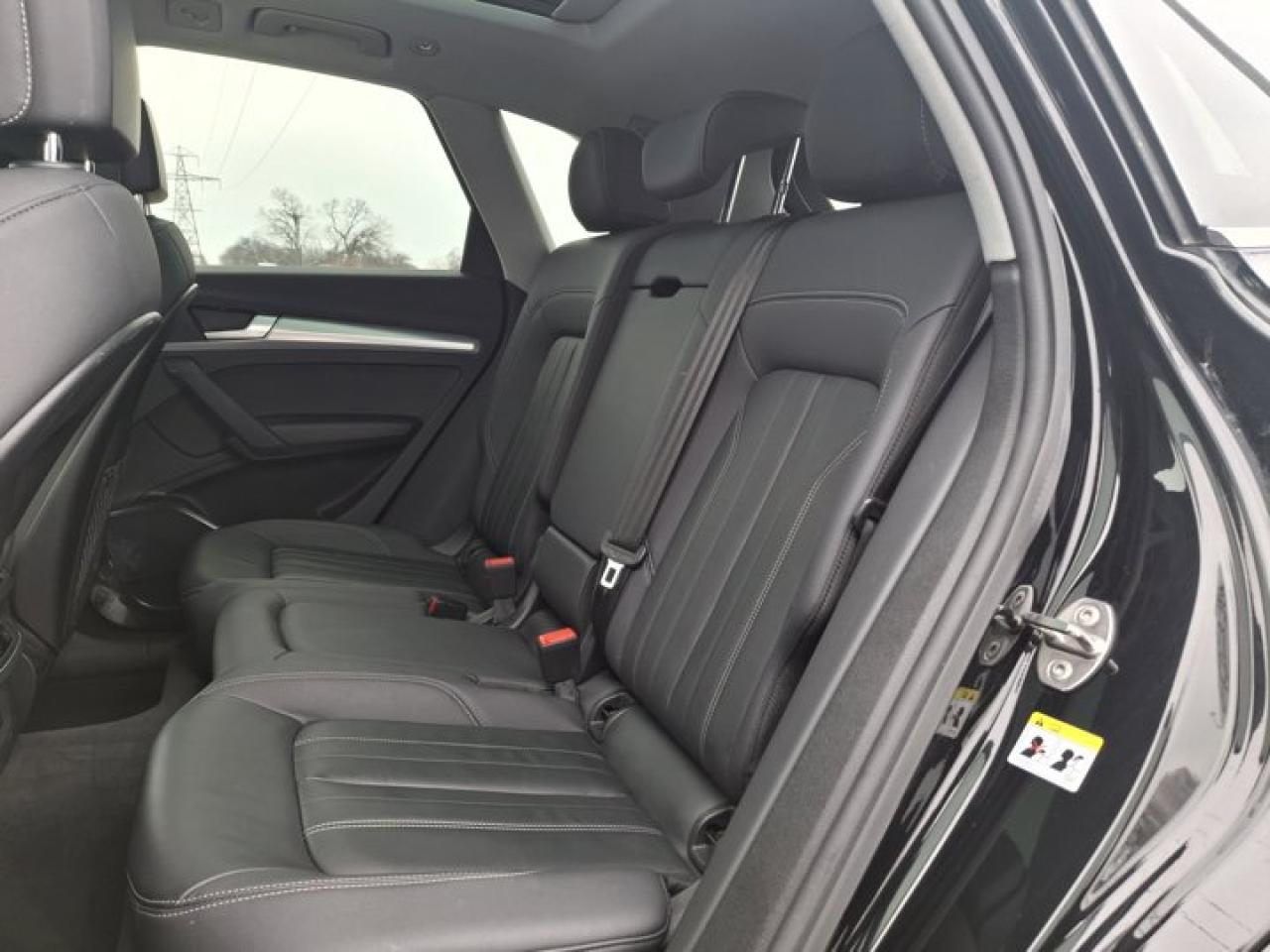 2024 Audi Q5 Progressiv S-Line | Leather | Sunroof | Nav | Heated Wheel + Seats | CarPlay | Rear Cam and More ! Photo