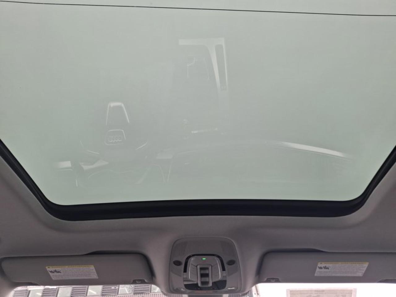 2024 Audi Q5 Progressiv S-Line | Leather | Sunroof | Nav | Heated Wheel + Seats | CarPlay | Rear Cam and More ! Photo