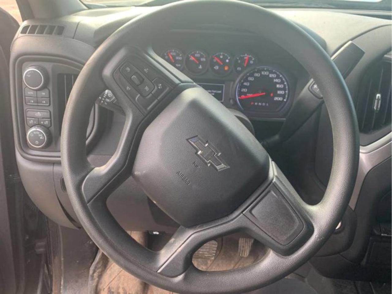 2022 Chevrolet Silverado 1500 Custom Trail Boss Crew 4WD | Z71 | Trailering Pkg | CarPlay + Android | Rear Camera | and More ! Photo2